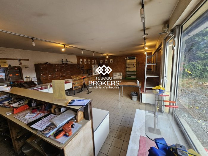 Local professionnel à vendre, 400 m² - Cournon-d'Auvergne 63800