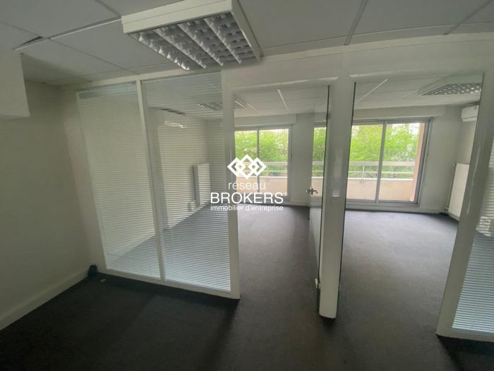 Bureau à vendre, 157 m² - Paris 75019