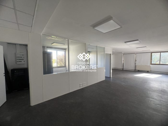 Bureau à vendre, 190 m² - Gometz-la-Ville 91400