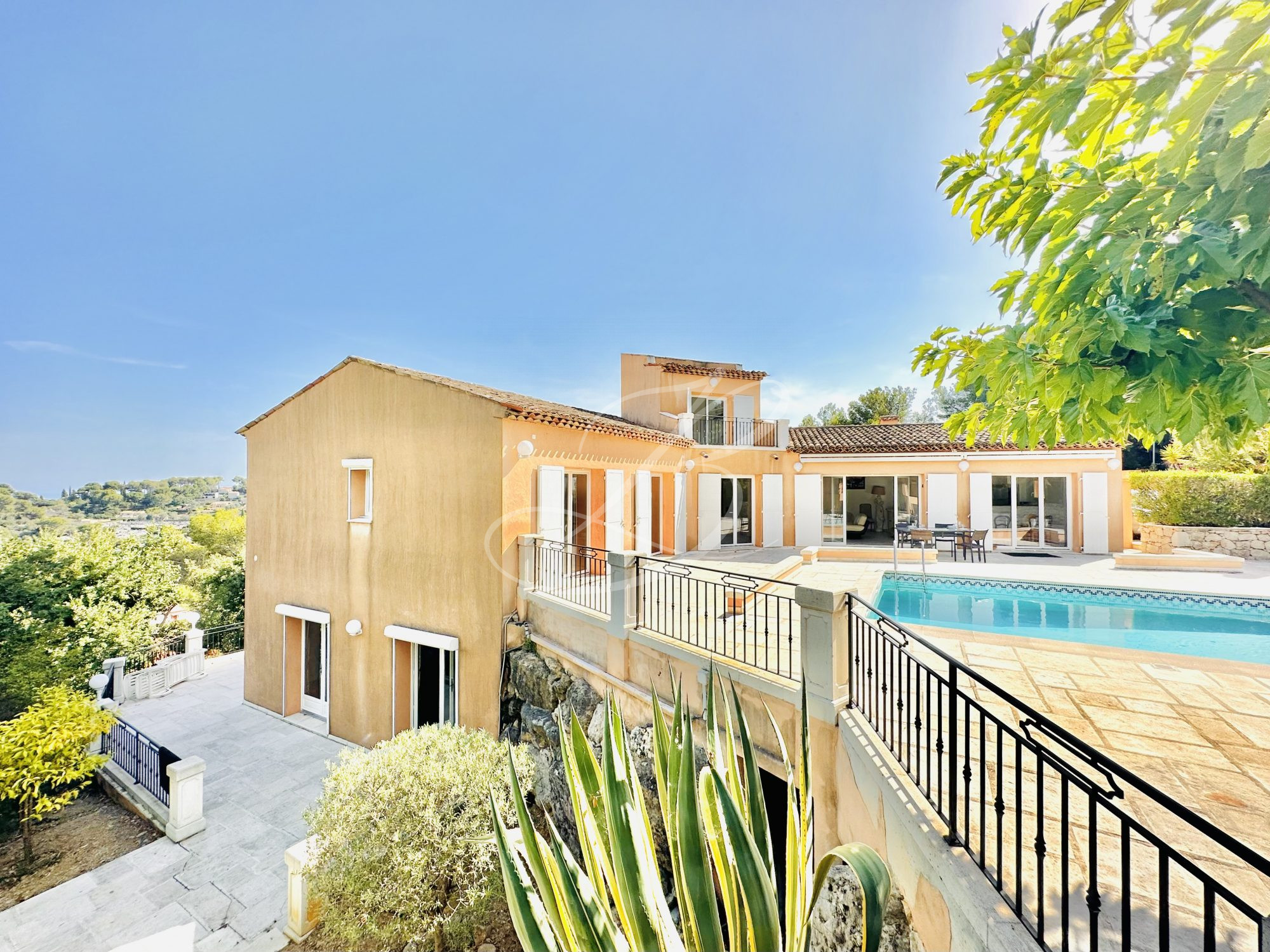 Location annuelle Maison/Villa VALLAURIS 06220 Alpes Maritimes FRANCE