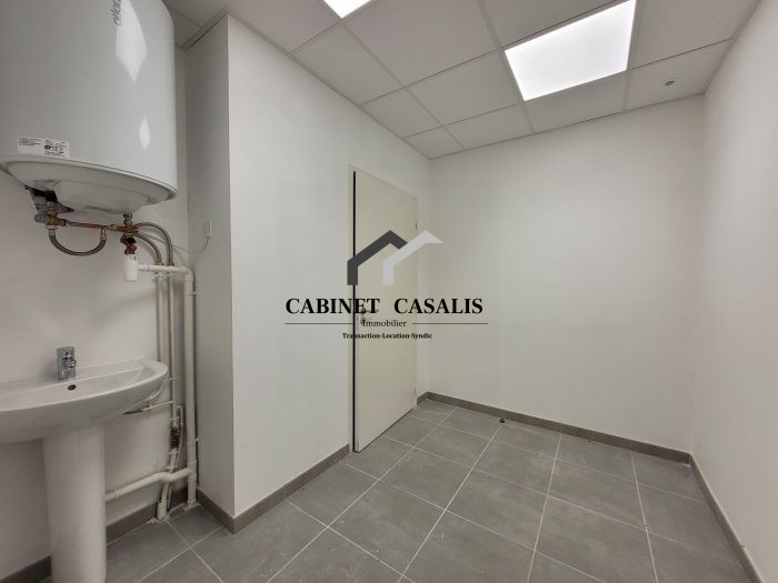 Local commercial à louer, 163 m² - Pau 64000