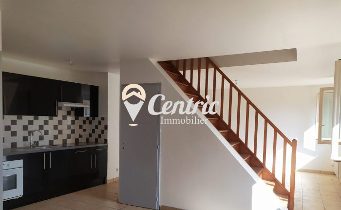 House for rent, 4 rooms - Argentonnay 79150