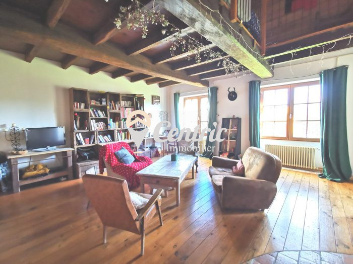 Old house for sale, 6 rooms - Bressuire 79300