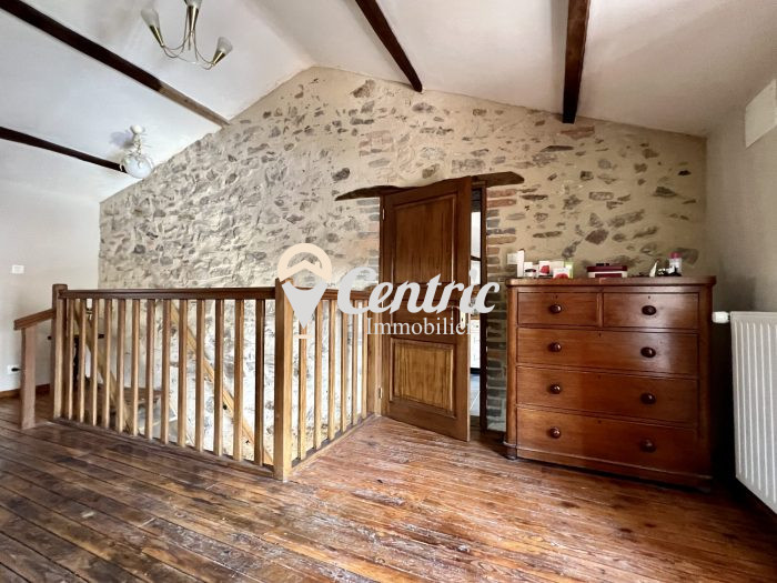 Old house for sale, 7 rooms - Moutiers-sous-argenton 79150