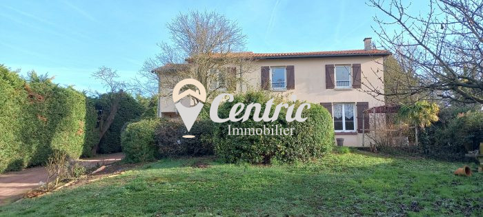 Detached house for sale, 6 rooms - Thouars 79100