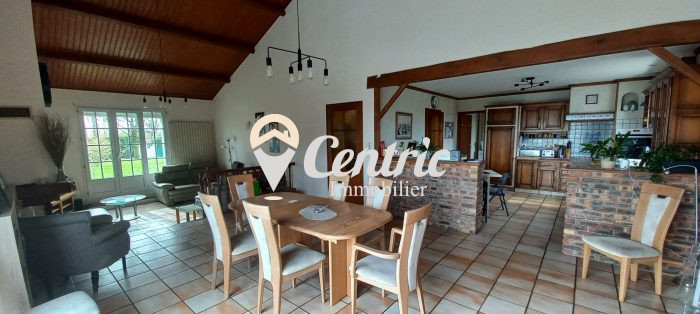 Detached house for sale, 7 rooms - Bressuire 79300