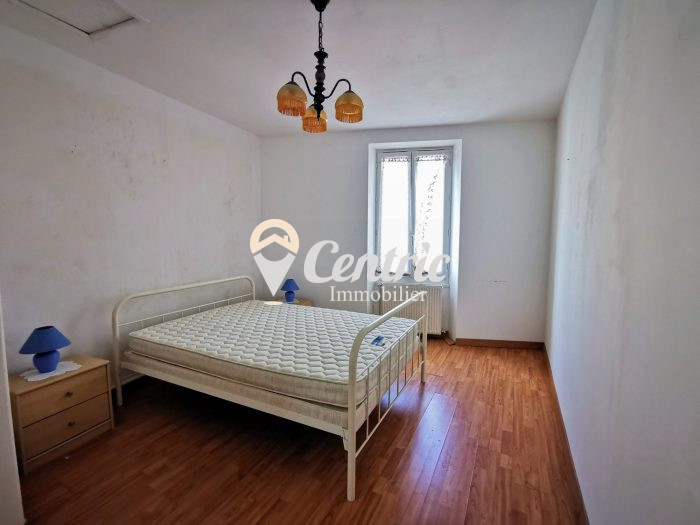 House for sale, 4 rooms - Cerizay 79140