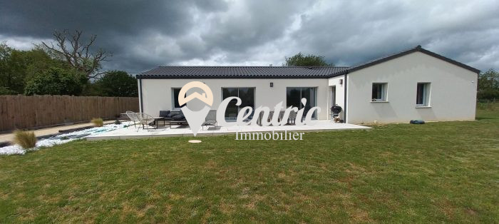 Single storey house for sale, 5 rooms - Bressuire 79300