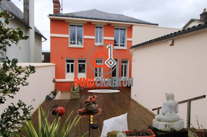 Maison ancienne à vendre, 8 pièces - Connerré 72160