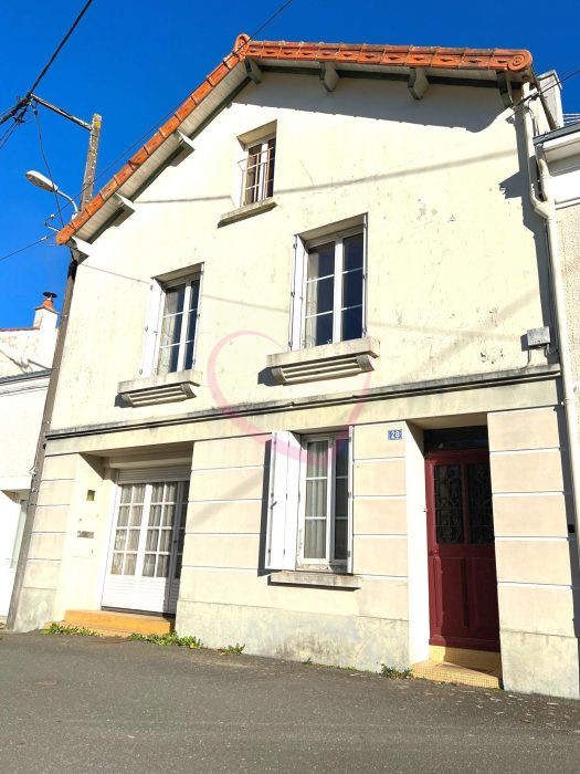 Maison mitoyenne 2 côtés à vendre, 6 pièces - La Regrippière 44330