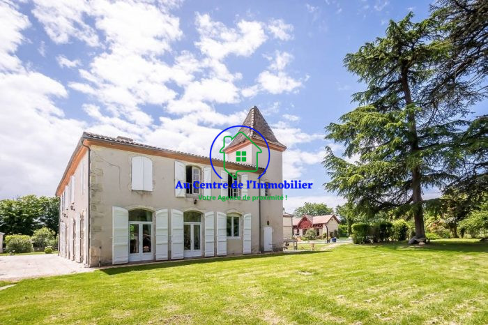 Manoir à vendre, 23 pièces - Agen 47000