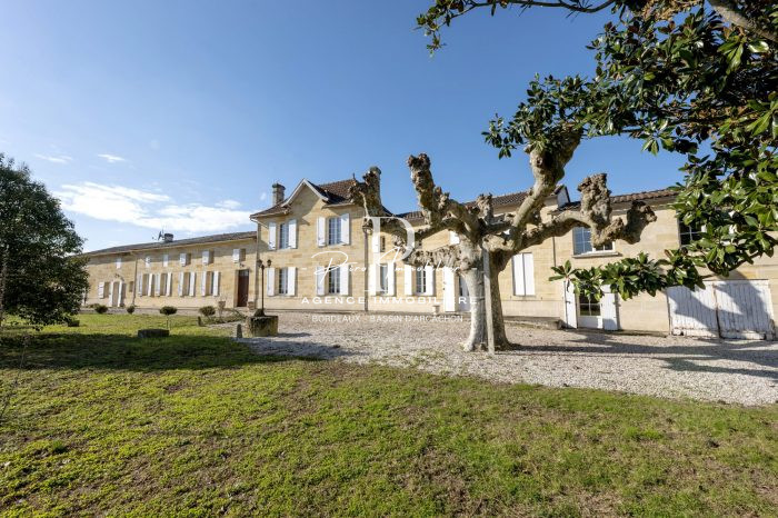 Saint-Émilion - Domaine viticole de 10,78 ha - Saint-Emilion Grand Cru et Lalande de Pomerol - Bio