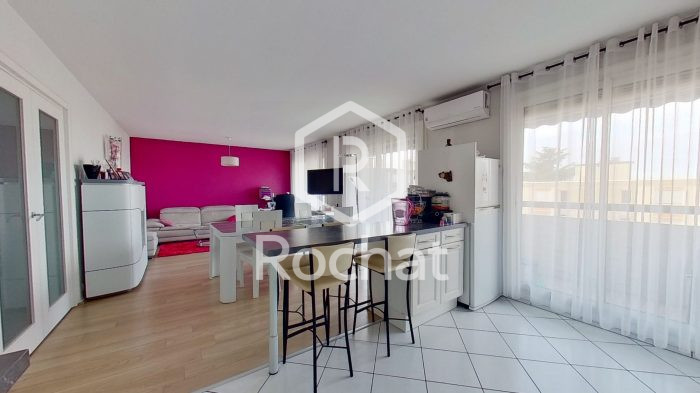 Appartement à vendre en viager, 3 pièces - Bron 69500