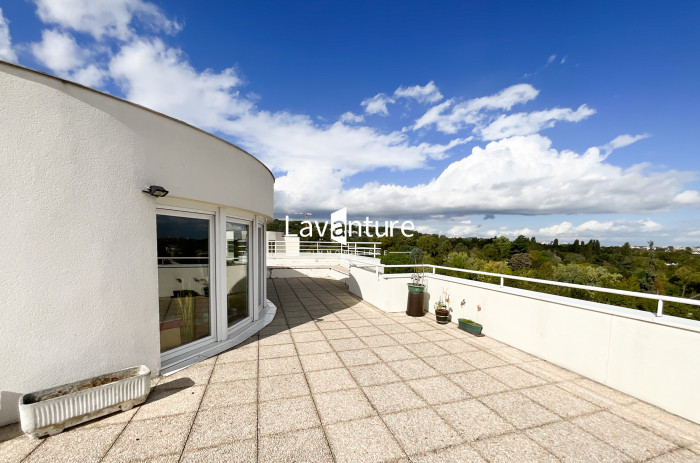 Dernier étage - 4 pièces avec vue panoramique et terrasse de 90m²