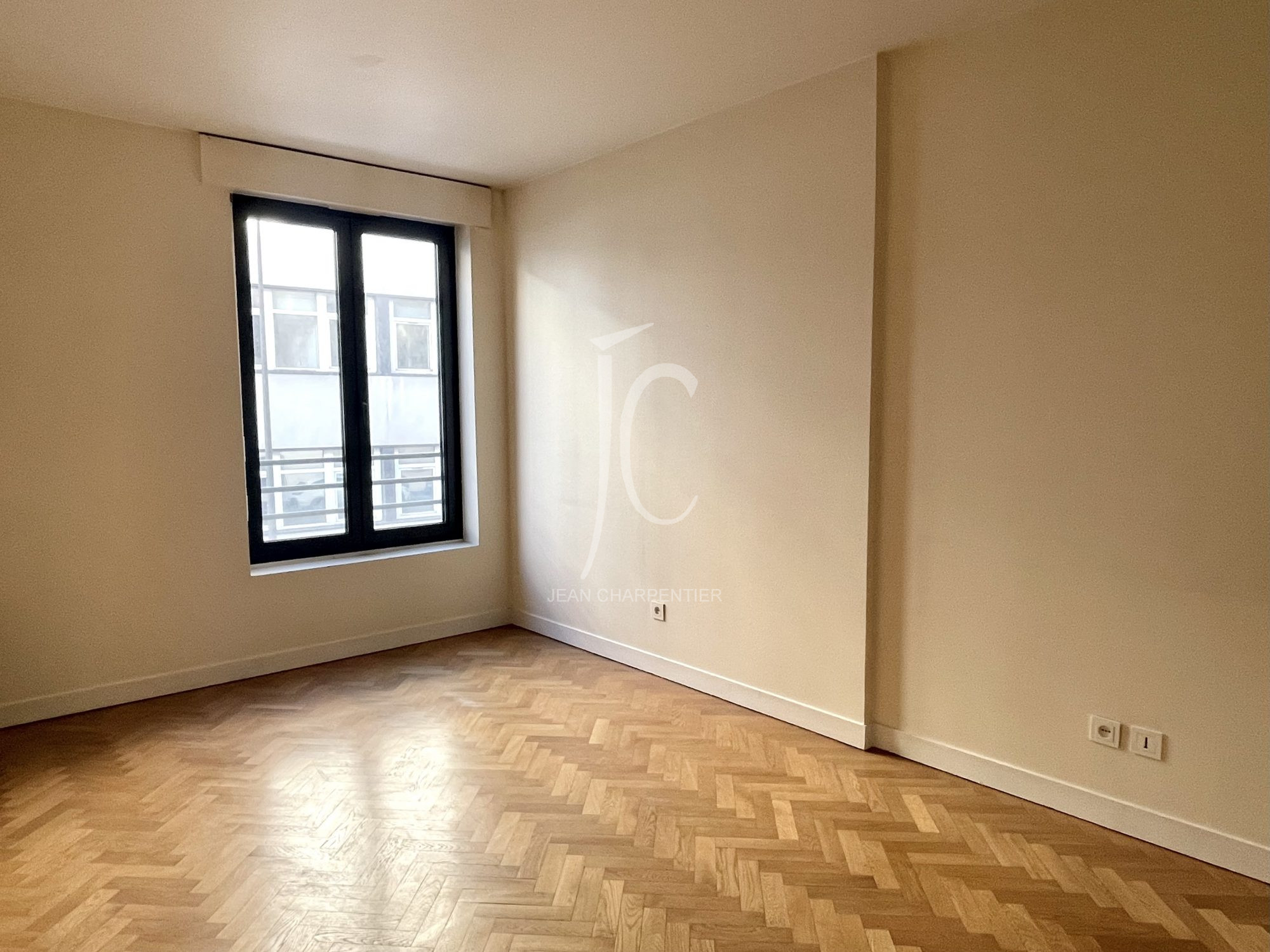 VINCENNES – VIGNERONS – APPARTEMENT – BALCON