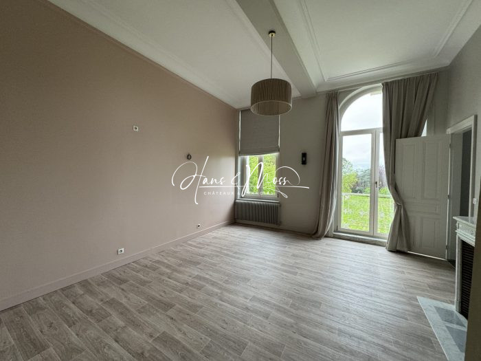 Castle for sale, 20 rooms - Cambrai 59400