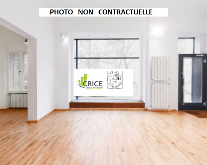 Local commercial à louer, 120 m² - Le Gua 17600