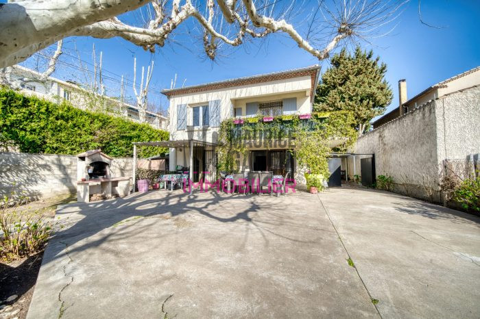 Maison individuelle à vendre, 9 pièces - Avignon 84000