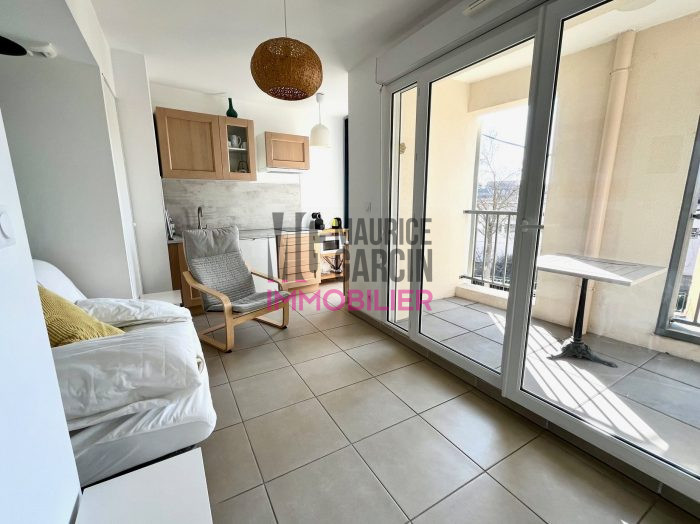Appartement à vendre, 1 pièce - L'Isle-sur-la-Sorgue 84800