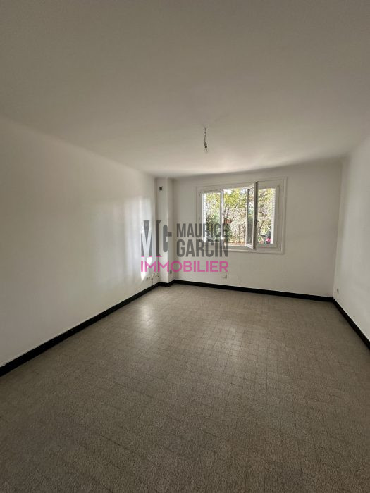 Appartement à louer, 3 pièces - Carpentras 84200