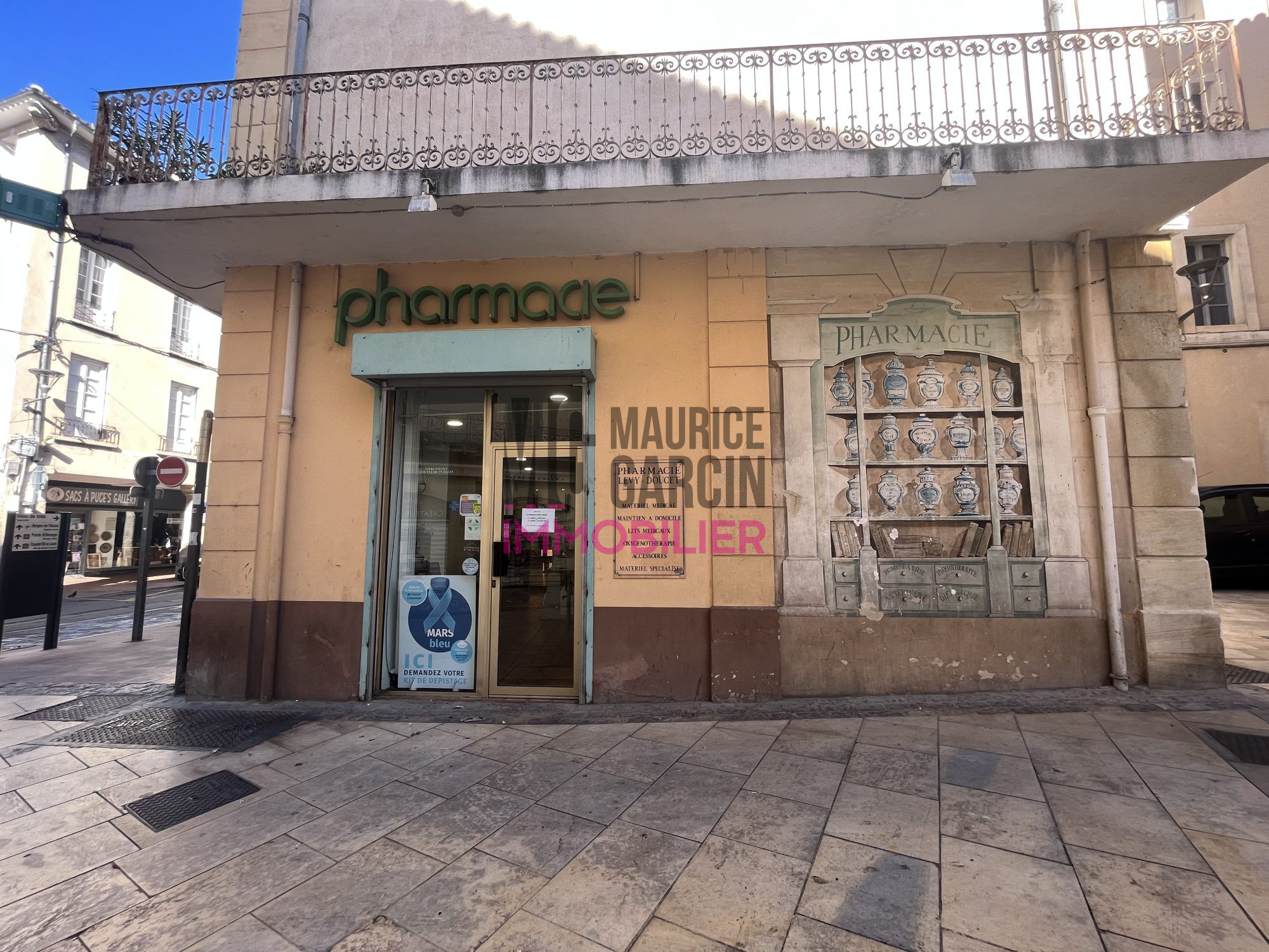 Location annuelle Bureau/Local CARPENTRAS 84200 Vaucluse FRANCE