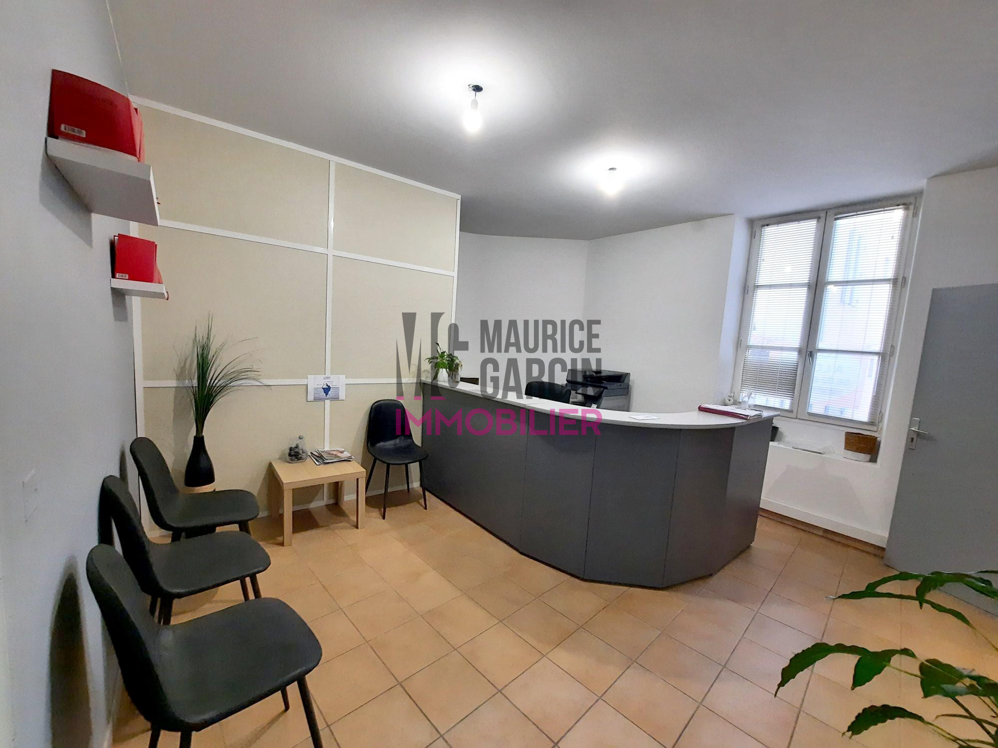 Location annuelle Bureau/Local CARPENTRAS 84200 Vaucluse FRANCE