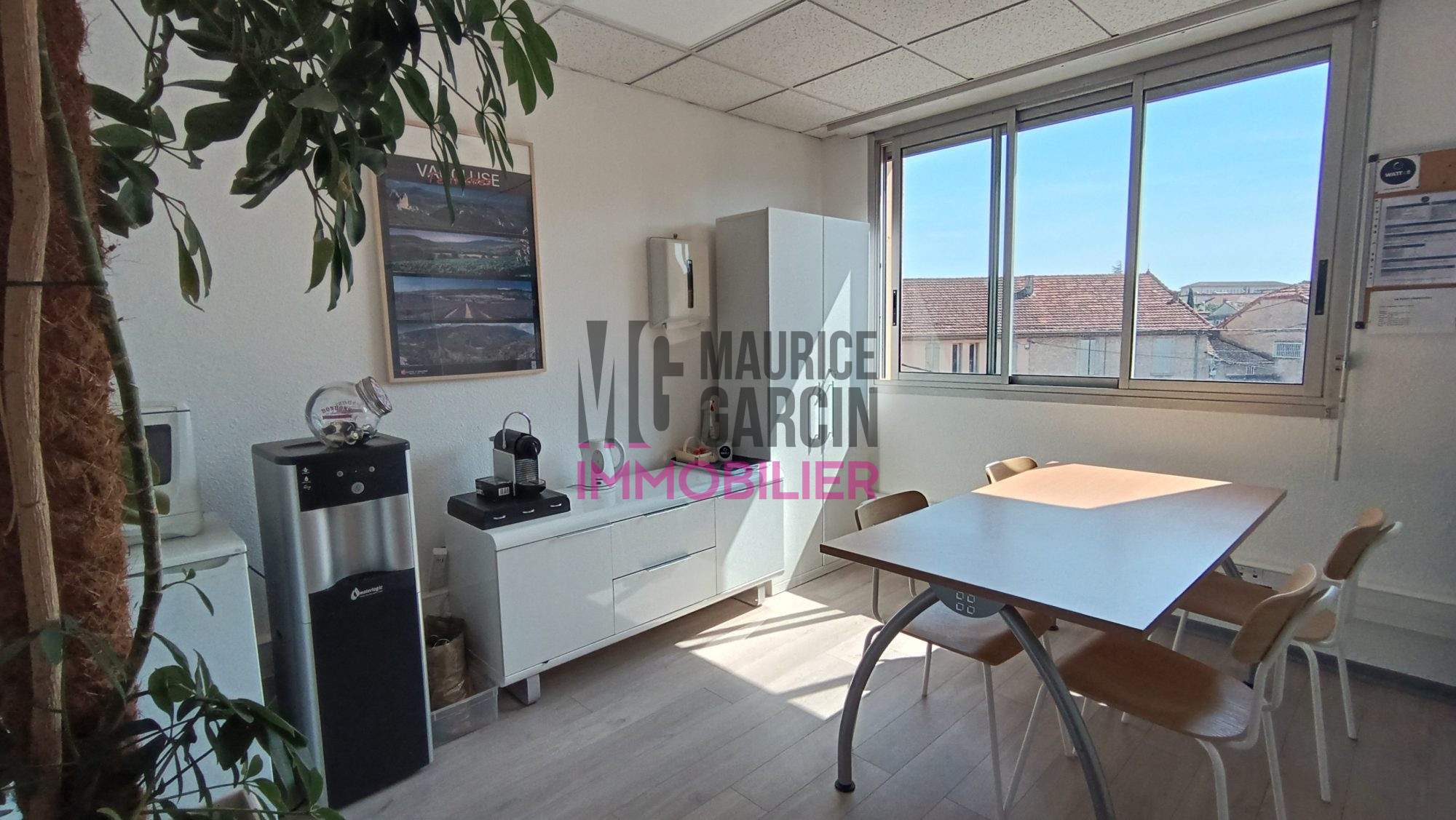 Location annuelle Bureau/Local CARPENTRAS 84200 Vaucluse FRANCE