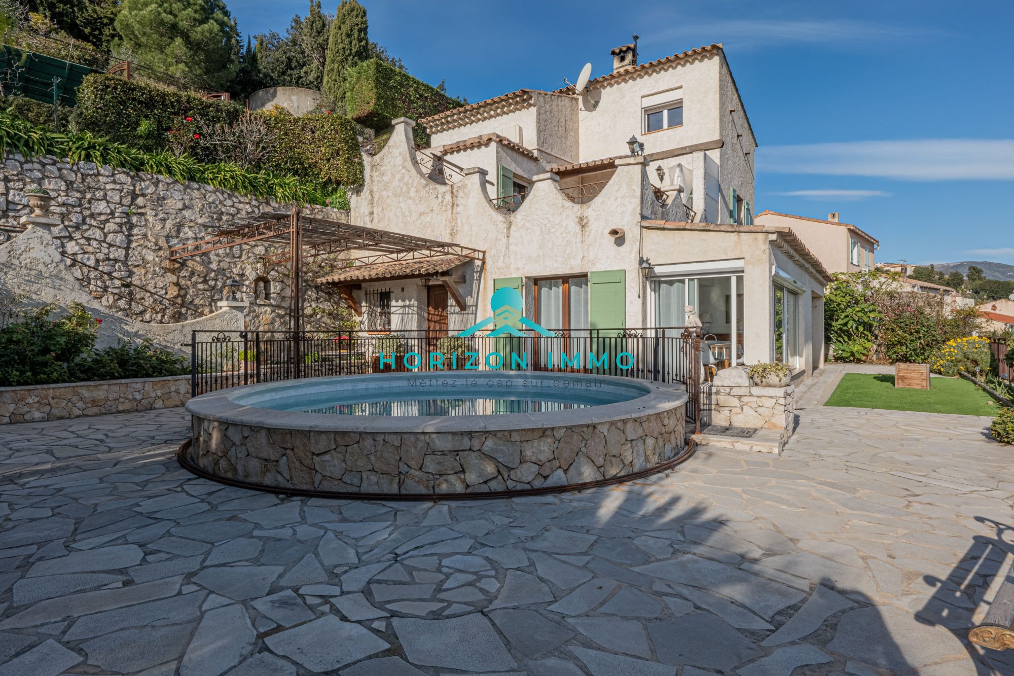 Vente Maison/Villa SAINT-LAURENT-DU-VAR 06700 Alpes Maritimes FRANCE