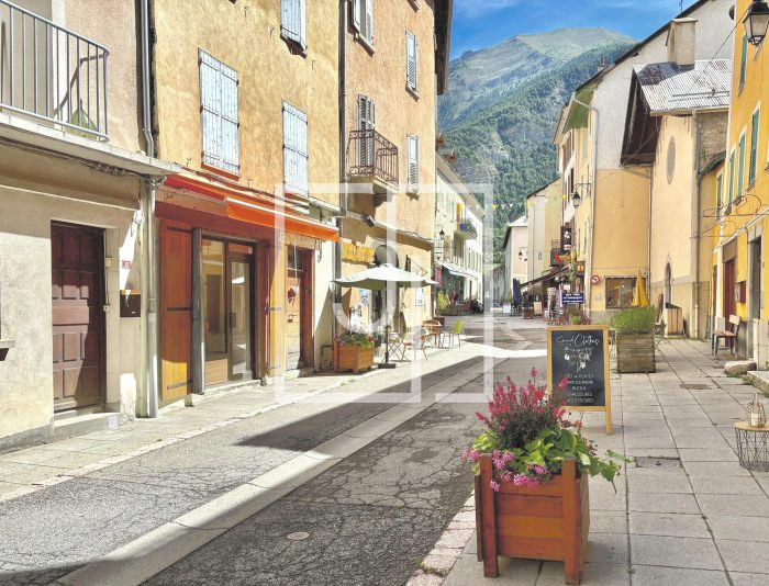 Location annuelle Bureau/Local JAUSIERS 04850 Alpes de Haute Provence FRANCE