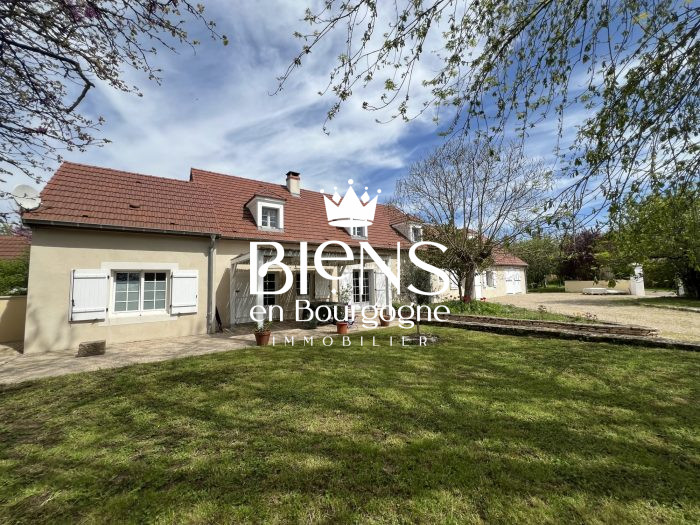 Maison contemporaine à vendre, 11 pièces - Beaune 21200