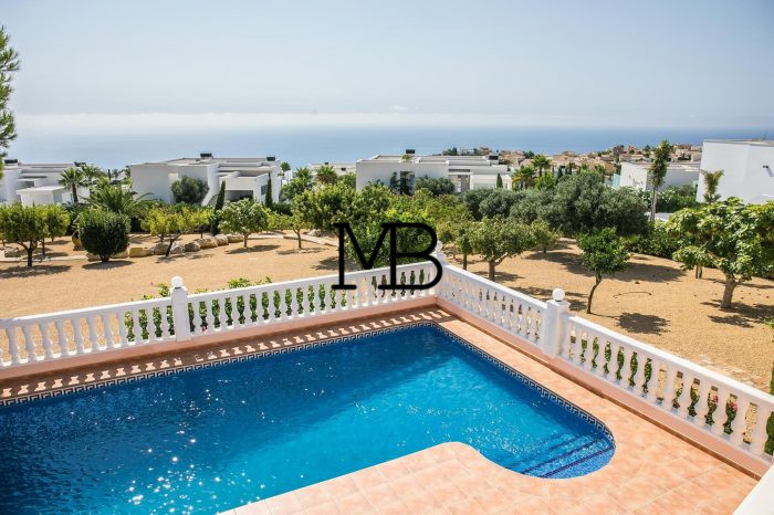 Photo Villa dans le quartier résidentiel de Lirios avec vue sur la mer et piscine privée  à la Cumbre del sol image 22/50
