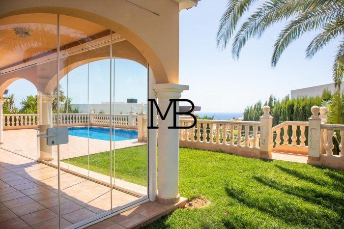 Photo Villa avec une magnifique vue mer, dans le quartier résidentiel de Magnolias et piscine privée à la Cumbre Del Sol. image 25/50