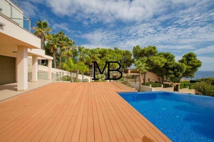 Photo Cette magnifique villa de luxe moderne avec une très belle vue mer à Moraira, proche du golf. a été construite en 2013 avec des matériaux de haute qualité, située dans une urbanisation très prestigieuse et privée. image 18/18