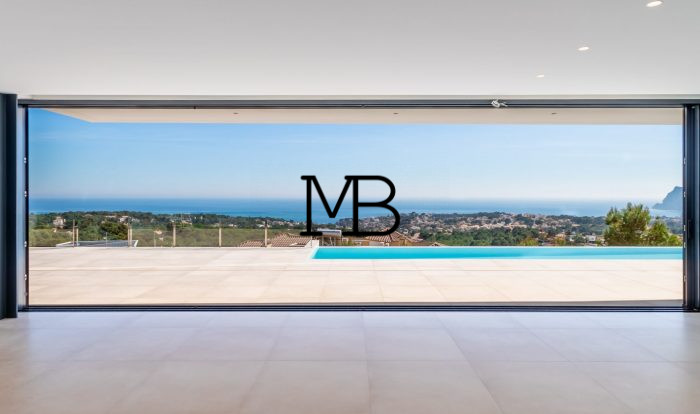 Photo Nouvelle villa moderne en construction de designer exclusive avec vue panoramique sur la mer Méditerranée à Racó de Galeno (Benissa), Costa Blanca. Avec 560 m² construits, ascenseur. image 2/41