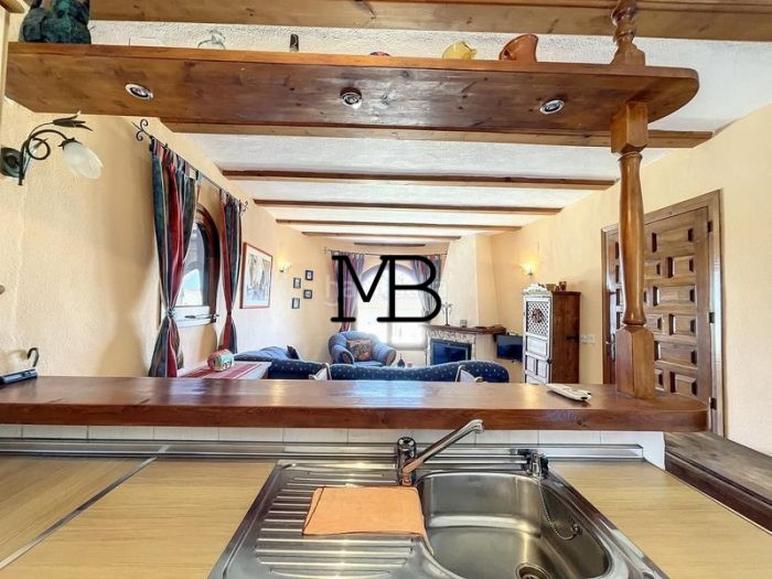 Photo Villa avec solarium et garage image 1/38