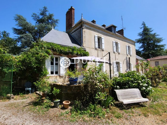 Maison bourgeoise à vendre, 10 pièces - Saint-Fulgent 85250