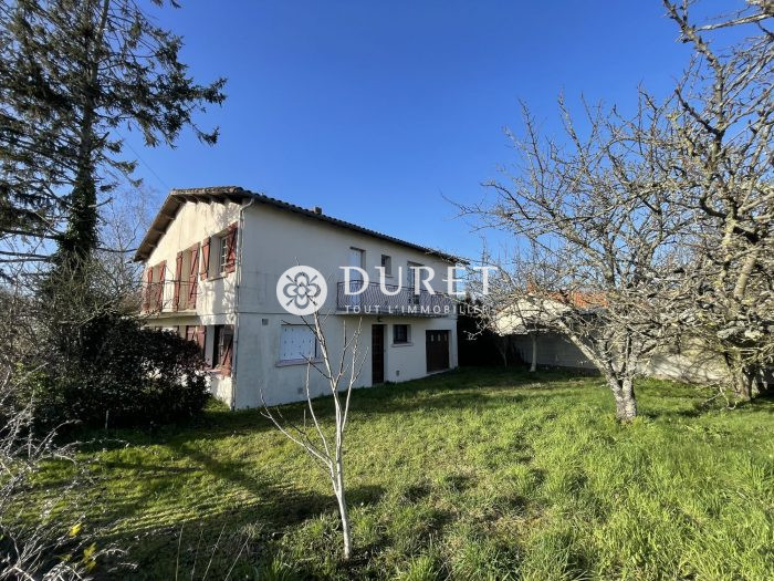 Maison à vendre, 8 pièces - Montaigu-Vendée 85600