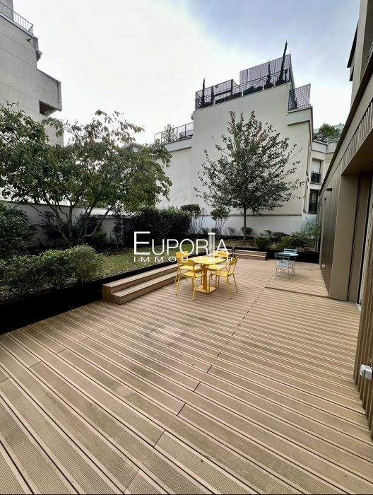 Appartement T4 110m2 avec jardin et terrasse de 150m2 - Paris 7ème