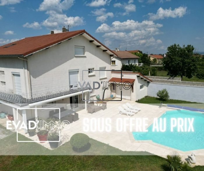 Maison de 234 m² avec piscine et 6 chambres