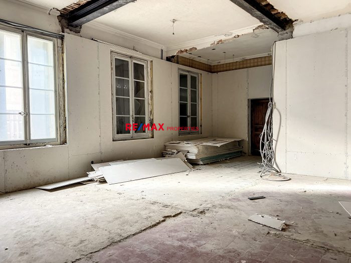 Apartment for sale, 3 rooms - Nîmes 30000