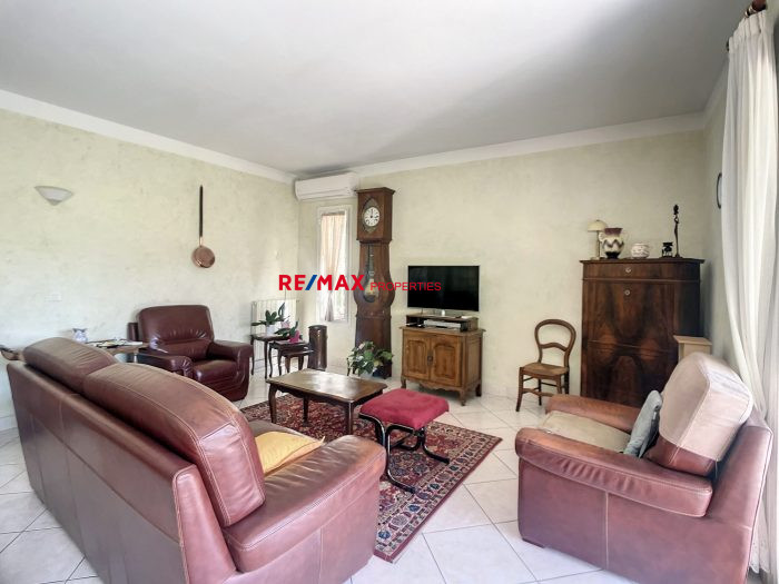 Traditional house for sale, 5 rooms - Milhaud 30540