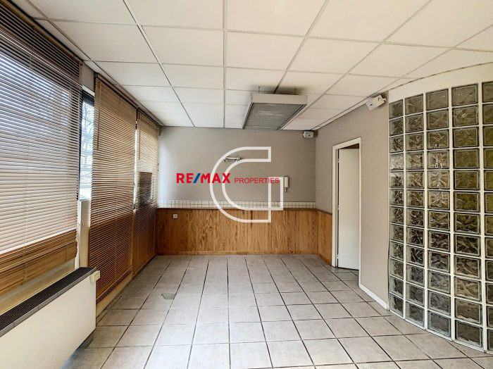 Professional premises for sale, 58 m² - Nîmes 30900