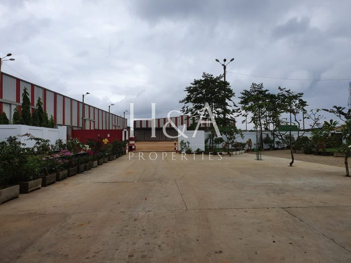 Entrepôt à louer, 4800 m² - Abidjan 00225