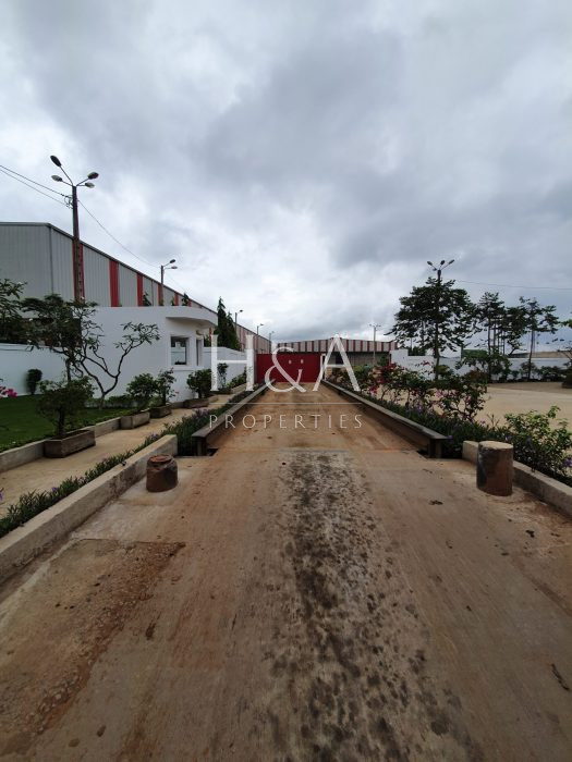 Entrepôt à louer, 4800 m² - Abidjan 00225