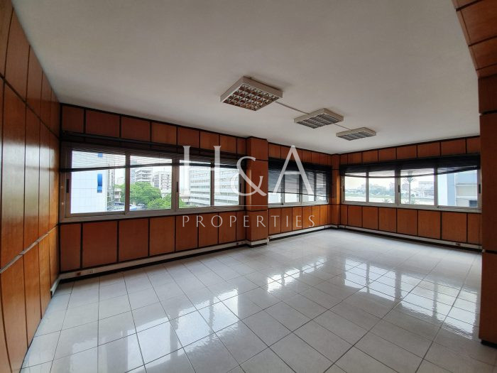 Bureau à louer, 170 m² - Abidjan 00225