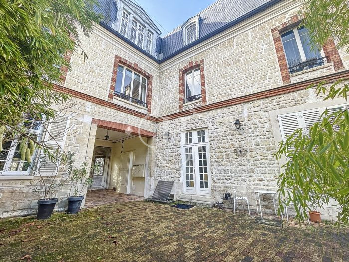 Immeuble à vendre, 385 m² - Saint-Germain-en-Laye 78100