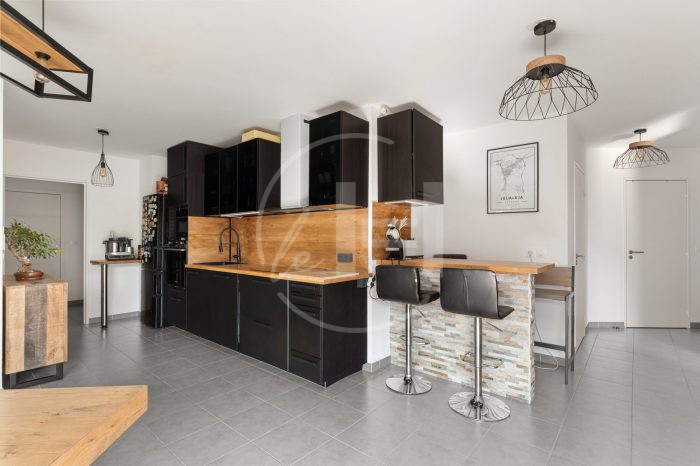 Appartement à vendre, 3 pièces - Saint-Laurent-du-Var 06700