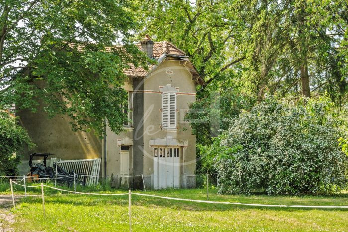 Photo Maison bourgesoise dans Domaine d'exception avec parc de 6 hectares : élégance, modernité et tranquillité image 18/62