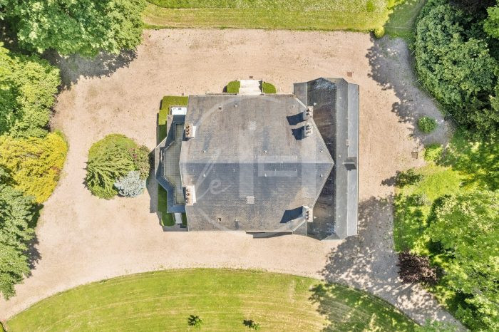 Photo Maison bourgesoise dans Domaine d'exception avec parc de 6 hectares : élégance, modernité et tranquillité image 54/62