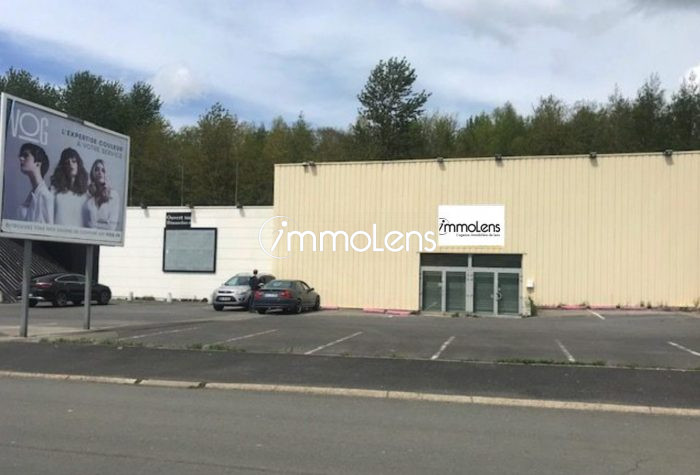 Local commercial porte nord 700 M2